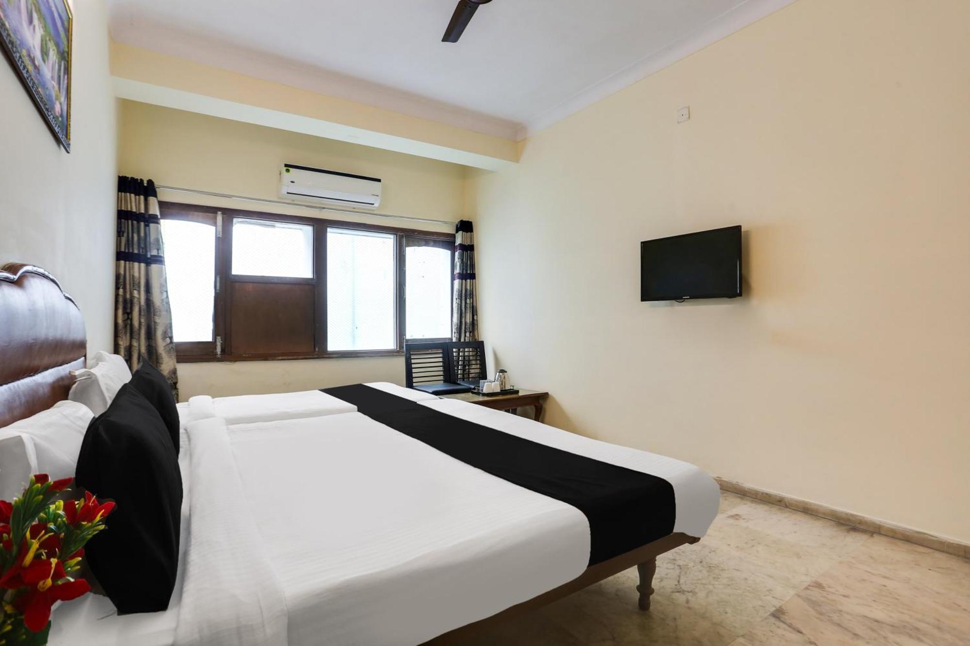 Super Townhouse Pichola Formerly Vinayak Udaipur Exterior photo