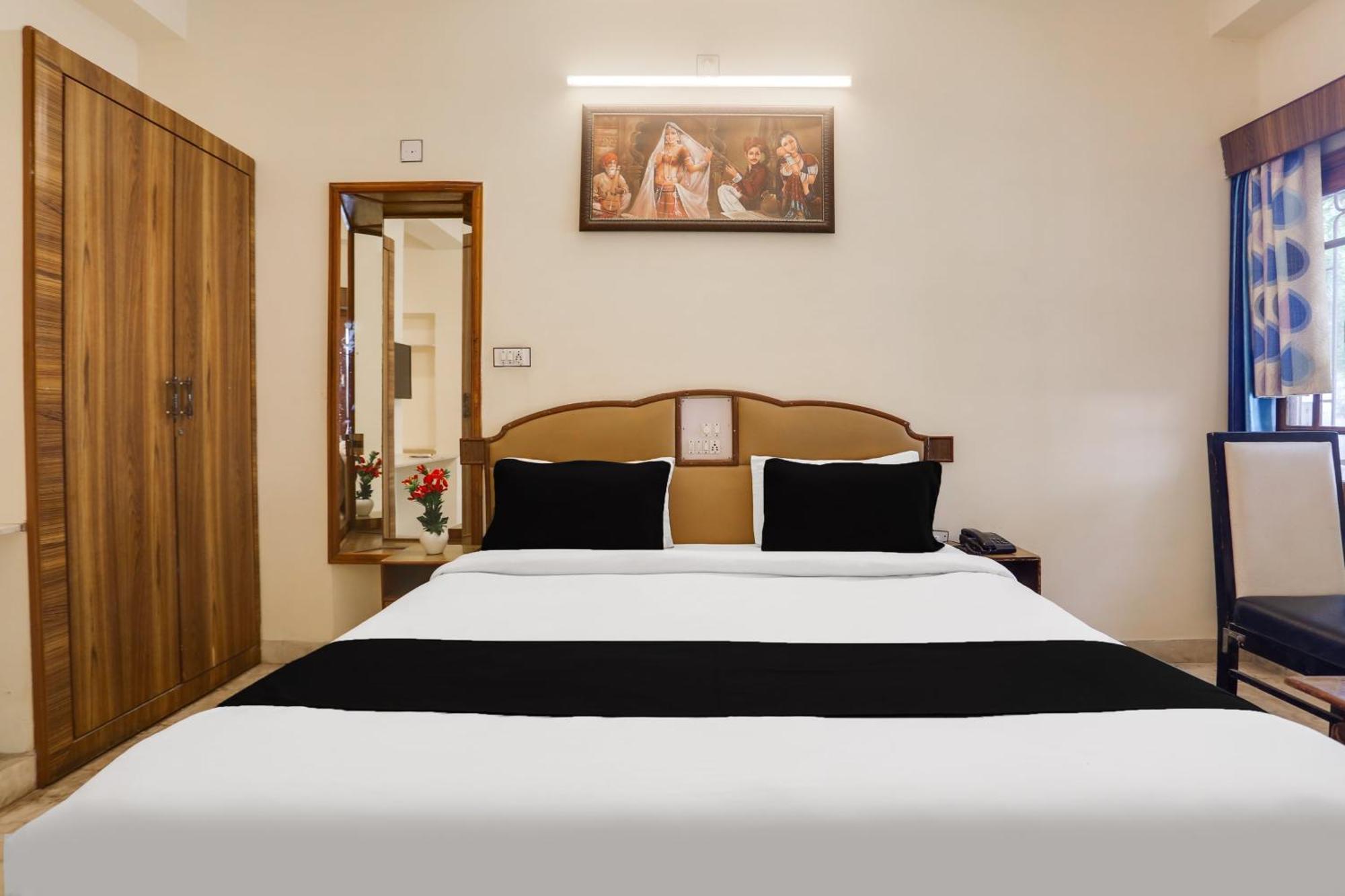 Super Townhouse Pichola Formerly Vinayak Udaipur Exterior photo